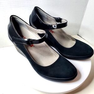Tsubo Black Wedges